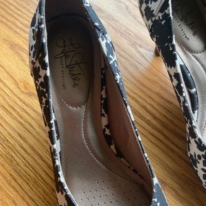 B&W like new cloth life stride 2.5” heels Excellent pre worn